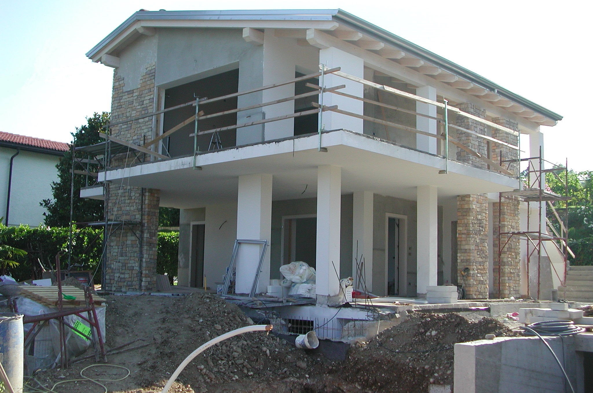 Ristrutturazione e ampliamento di una villetta a Bardolino