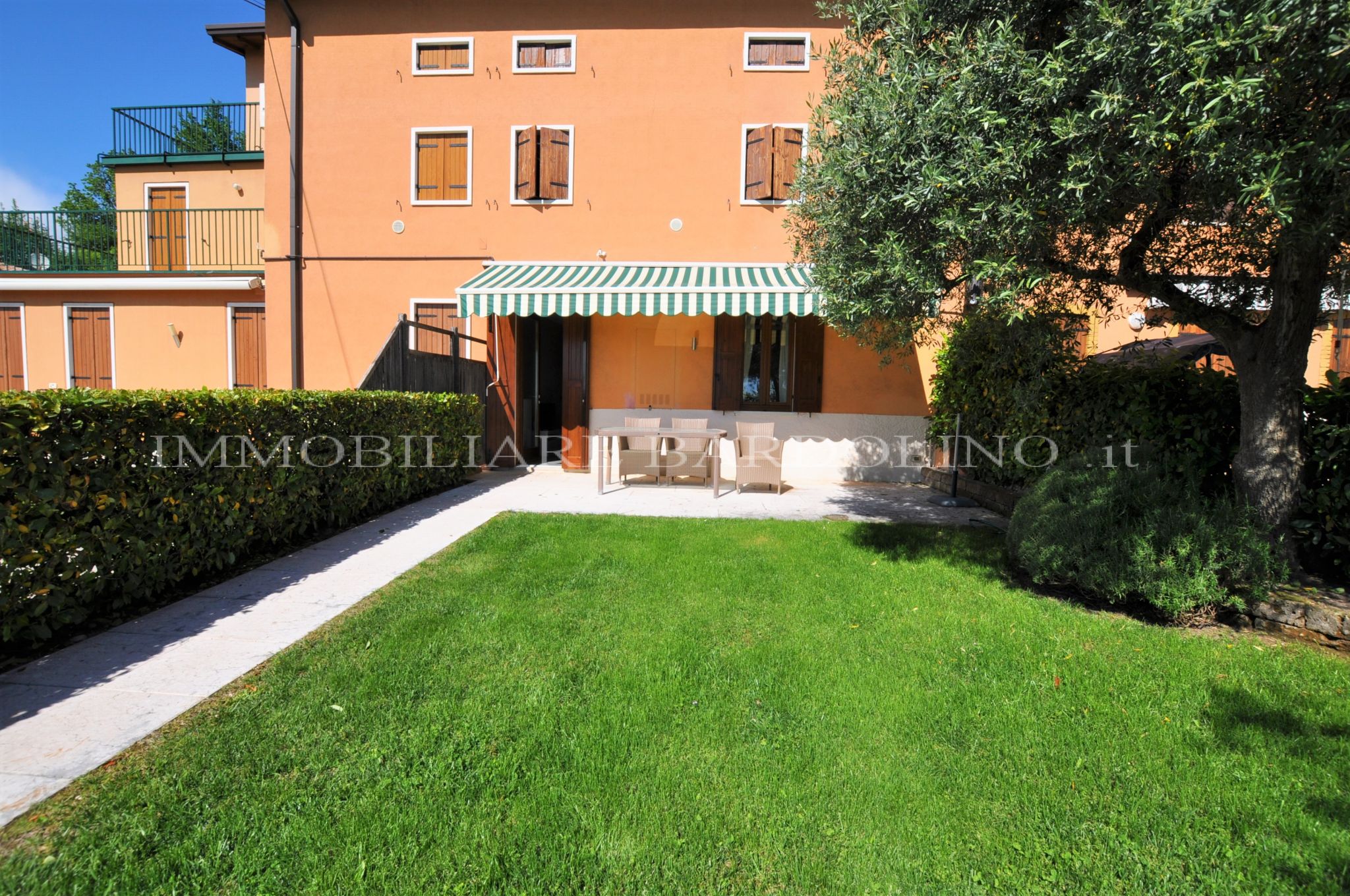 Appartamento ristrutturato con splendida vista lago