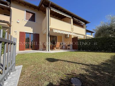 Ampio trilocale in residence con piscina