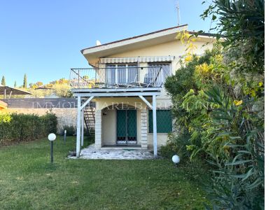 Villetta Bifamiliare con Meravigliosa Vista Lago 